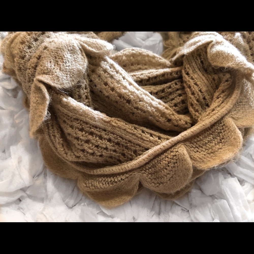 🍁NEW🍁 Taleen Infinity Scarf - Picture 2 of 4